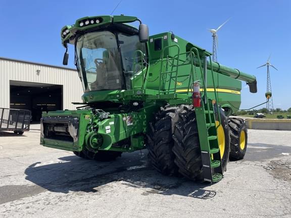 Image of John Deere S780 equipment image 1