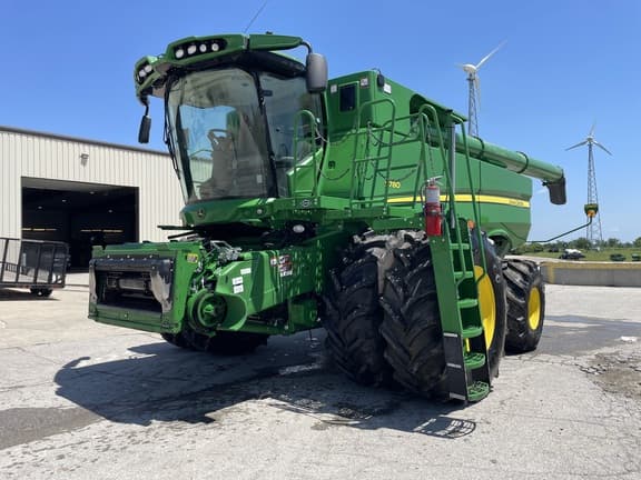 Image of John Deere S780 equipment image 2