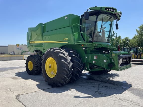 Image of John Deere S780 equipment image 1