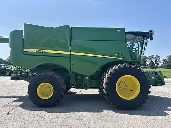 Image of John Deere S780 equipment image 4