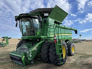 Main image John Deere S780 4