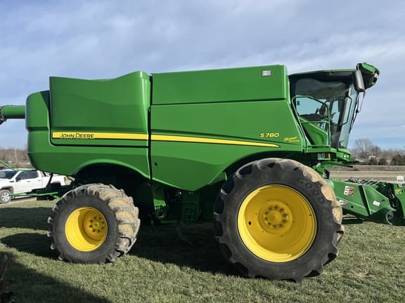 Image of John Deere S780 equipment image 3
