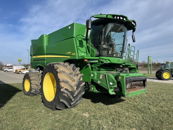 Image of John Deere S780 equipment image 2
