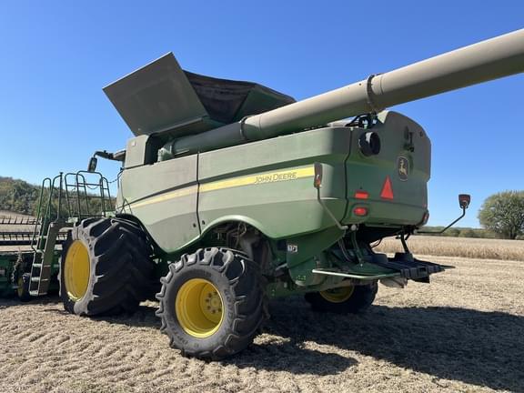 Image of John Deere S780 equipment image 4