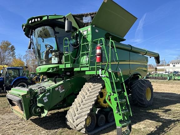 Image of John Deere S780 equipment image 2