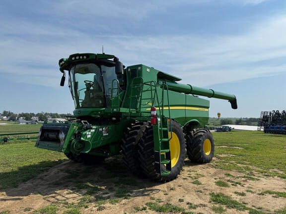 Main image John Deere S780