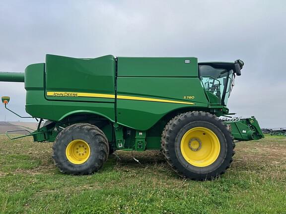 Image of John Deere S780 equipment image 4