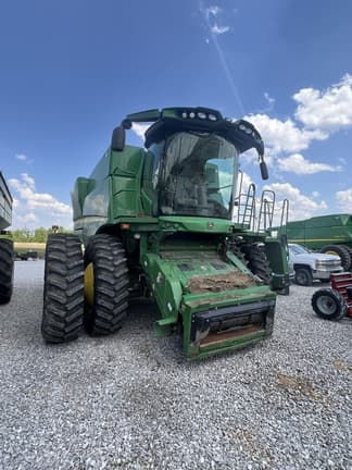 Image of John Deere S780 equipment image 1