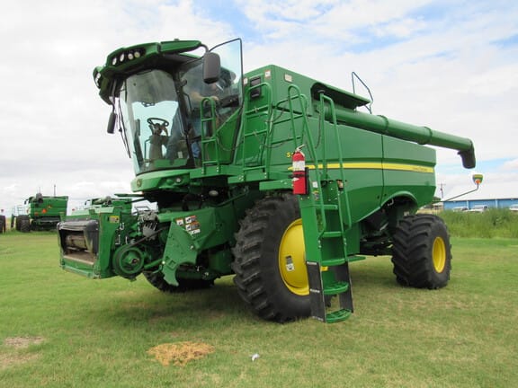 Main image John Deere S780