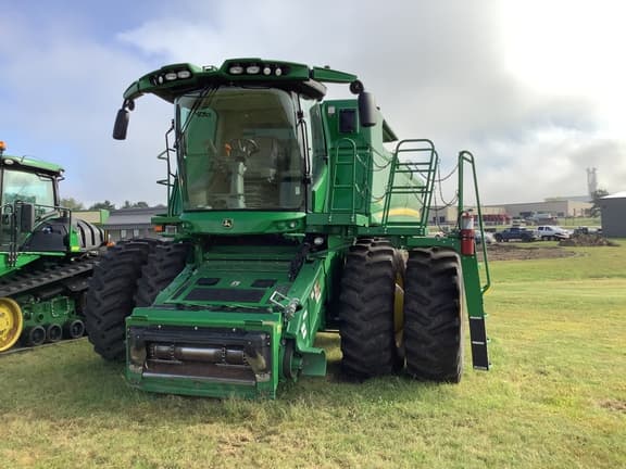 Image of John Deere S780 equipment image 2