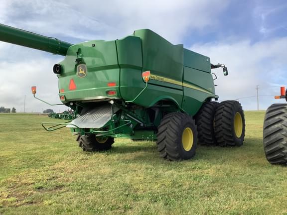 Image of John Deere S780 equipment image 4