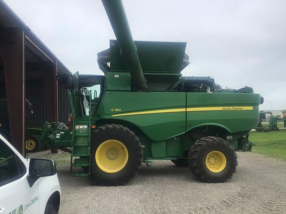 Image of John Deere S780 equipment image 2