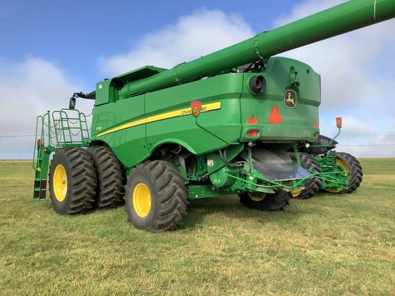 Image of John Deere S780 equipment image 1