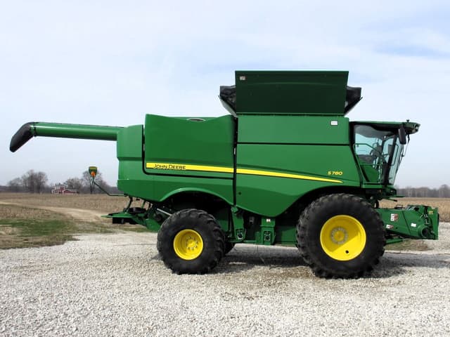 Image of John Deere S780 equipment image 2