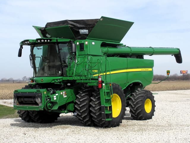 Image of John Deere S780 equipment image 1