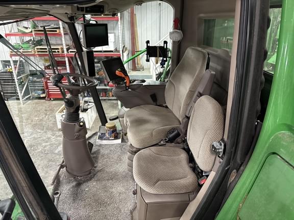 Image of John Deere S780 equipment image 1