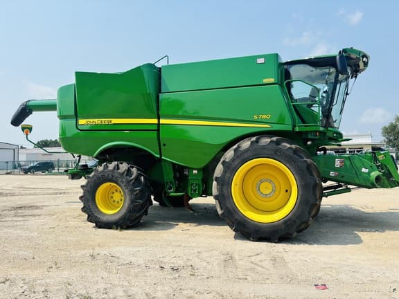 Image of John Deere S780 equipment image 4