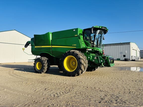 Image of John Deere S780 equipment image 2