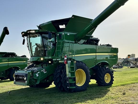 Image of John Deere S780 equipment image 2