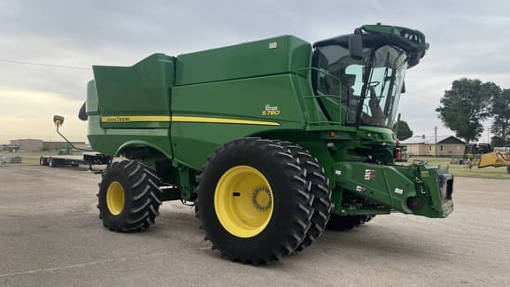 Image of John Deere S780 equipment image 2