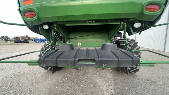 Image of John Deere S780 equipment image 4