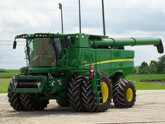 Image of John Deere S780 equipment image 1