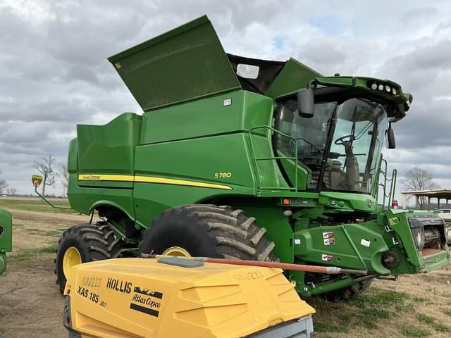 Image of John Deere S780 equipment image 1