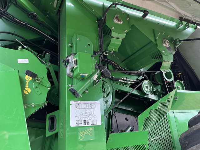 Image of John Deere S780 equipment image 4