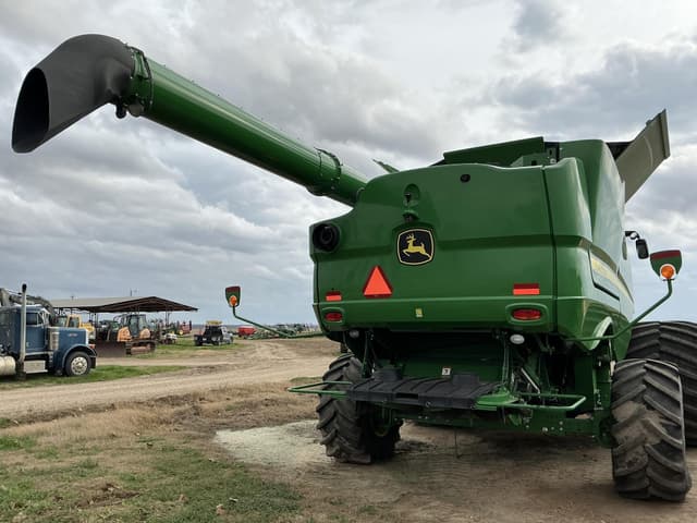 Image of John Deere S780 equipment image 3