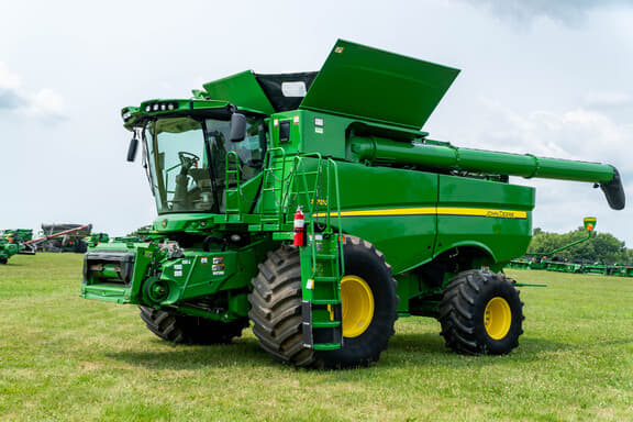 Image of John Deere S780 Primary image