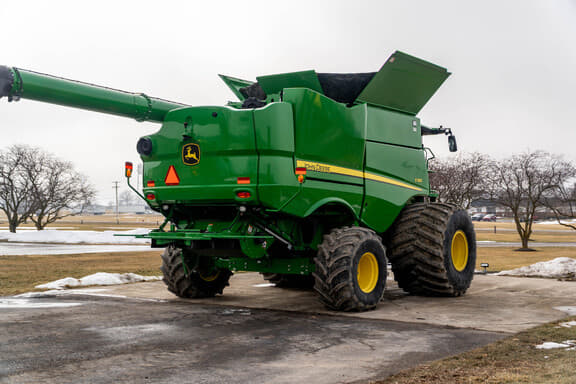 Image of John Deere S780 equipment image 4