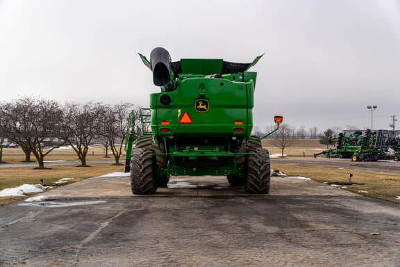 Image of John Deere S780 equipment image 3