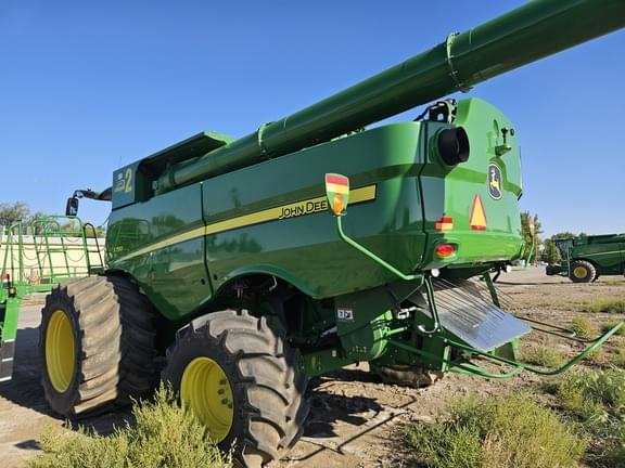 Image of John Deere S780 equipment image 2