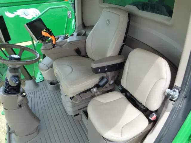 Image of John Deere S780 equipment image 4