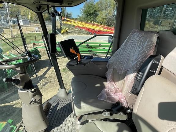 Image of John Deere S780 Image 0
