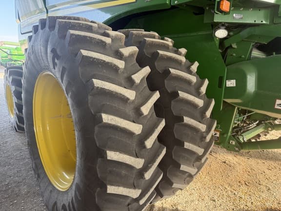 Image of John Deere S780 equipment image 2