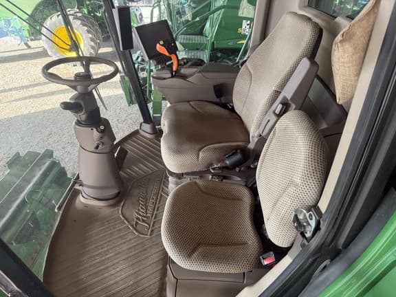 Image of John Deere S780 equipment image 3