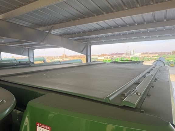 Image of John Deere S780 equipment image 4