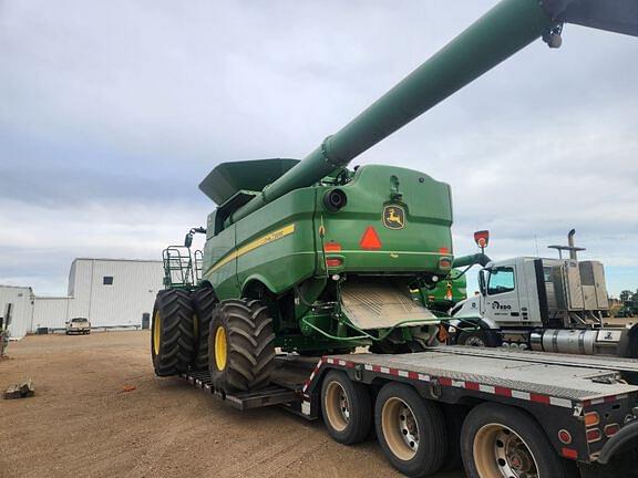 Image of John Deere S780 equipment image 1