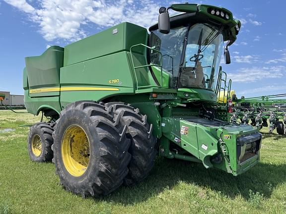 Image of John Deere S780 equipment image 1