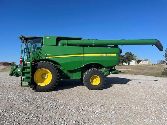 Image of John Deere S780 equipment image 1