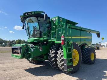 Main image John Deere S780