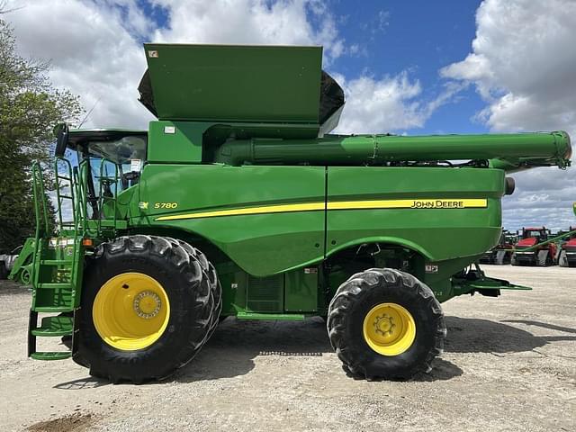 Image of John Deere S780 equipment image 2