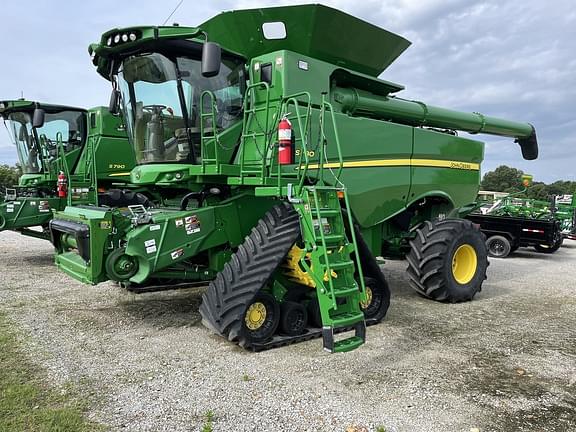 Image of John Deere S780 equipment image 1