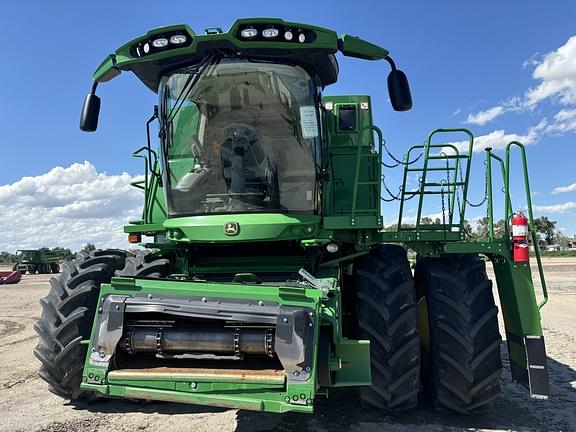 Image of John Deere S780 equipment image 1