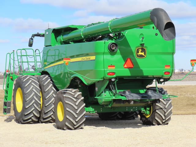 Image of John Deere S780 equipment image 4