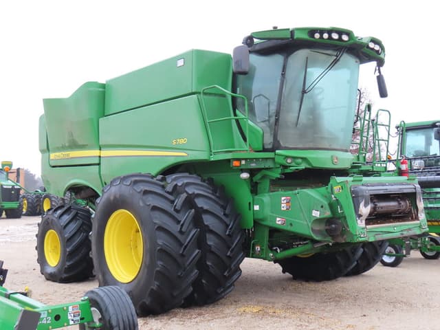 Image of John Deere S780 equipment image 1