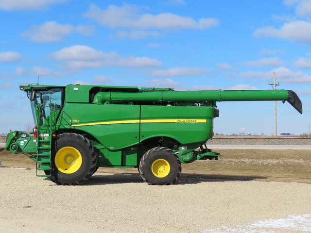 Image of John Deere S780 equipment image 2