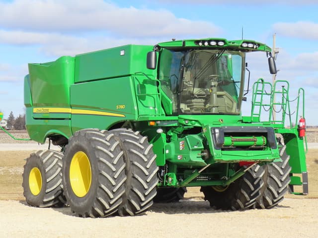 Image of John Deere S780 equipment image 1