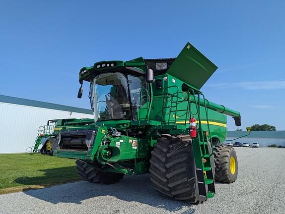 Image of John Deere S780 Primary image